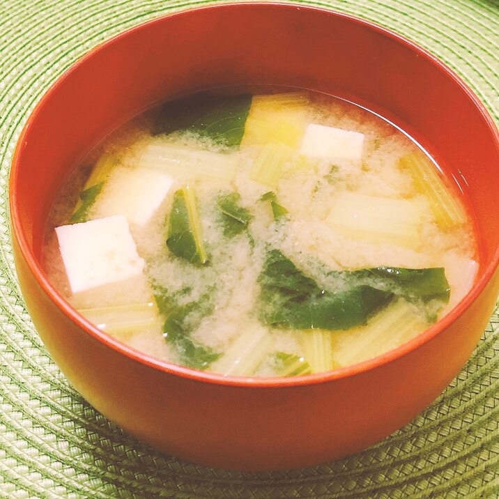 小松菜 豆腐の味噌汁 レシピ 作り方 By Sweet Sweet 楽天レシピ 小松菜 豆腐の味噌汁 レシピ 作り方 By Sweet Sweet 楽天レシピ